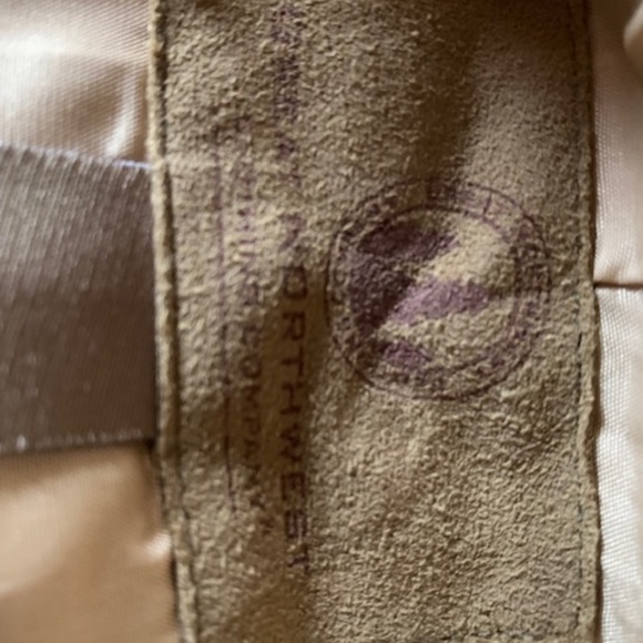 Great Northwest , NEW leather,  suade ,Med , tan, jacket, with belt, excellent - Picture 4 of 6